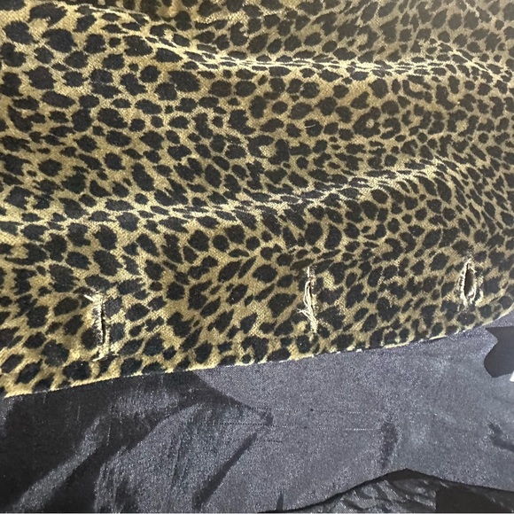 ‼️VINTAGE Essential styles leopard vest|| Size Large - Picture 5 of 7